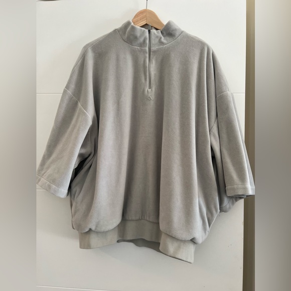 Adidas shirt short sleeve - Picture 1 of 6